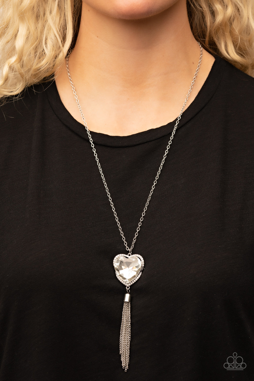 Heart on sale necklace paparazzi