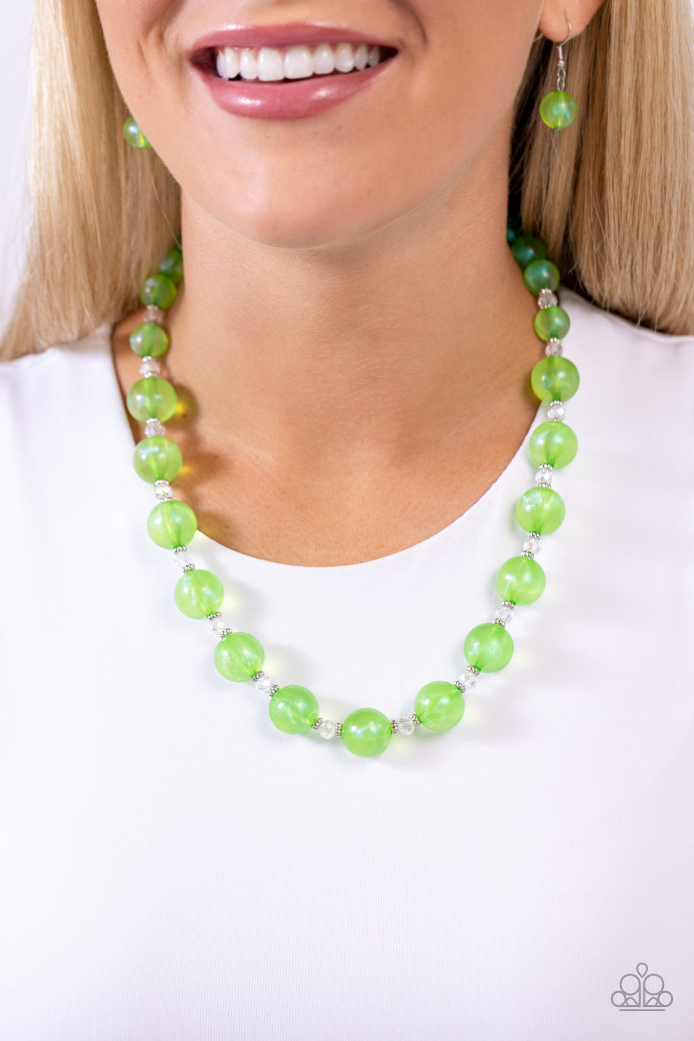 Aura Allure - Green Necklace - Paparazzi Accessories – Bedazzle Me Pretty  Mobile Fashion Boutique