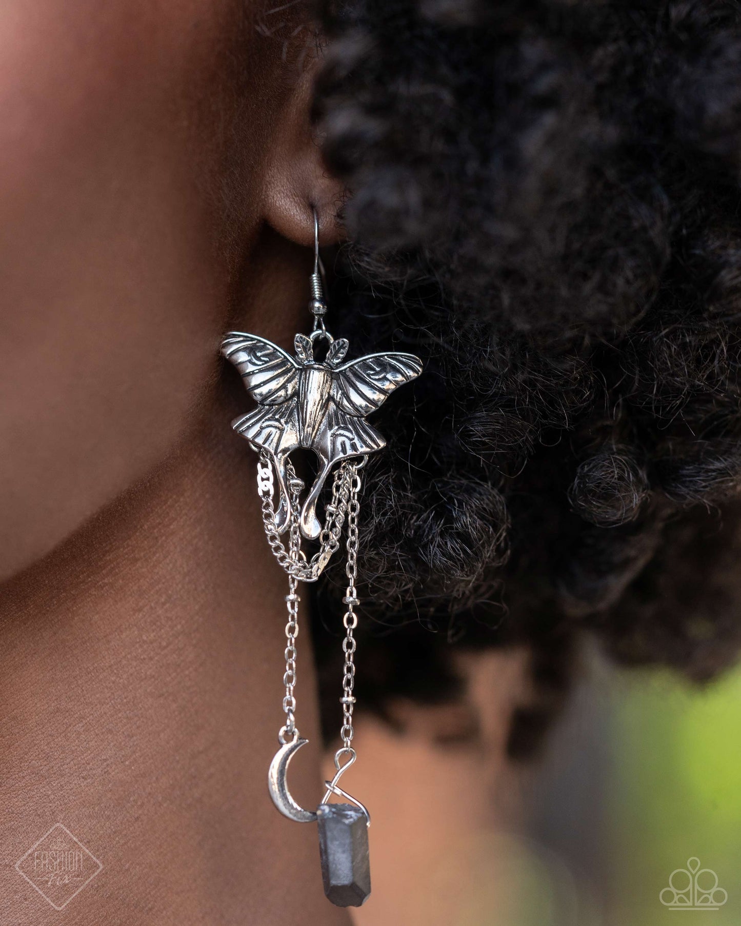 Earring: "Moth Master - Silver" (P5WH-SVXX-287YC)