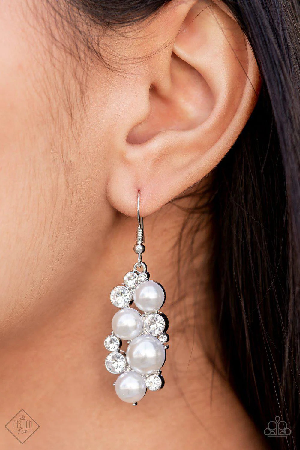 Earring: "Fond of Baubles" (P5RE-WTXX-561EI)